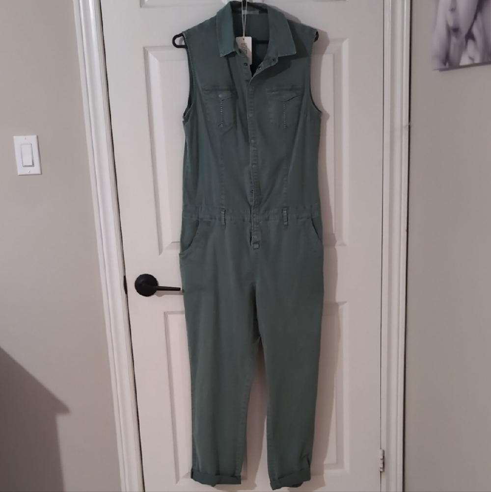 Stylish Sleeveless Green Jumpsuit